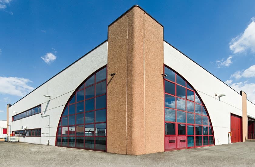 Exterior view of the Eredi Baitelli branch opened in Rovato in 2004, a modern building with large windows.